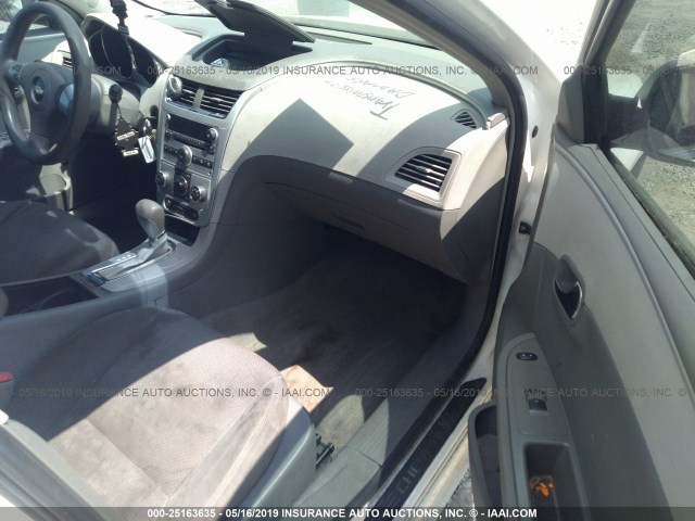 1G1ZG57B58F205919 - 2008 CHEVROLET MALIBU LS WHITE photo 5