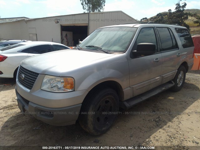 1FMRU15W43LA92226 - 2003 FORD EXPEDITION XLT SILVER photo 2