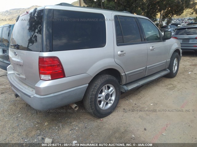 1FMRU15W43LA92226 - 2003 FORD EXPEDITION XLT SILVER photo 4