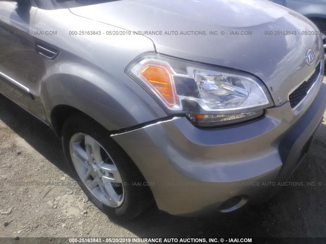 KNDJT2A28B7222481 - 2011 KIA SOUL +/!/SPORT GRAY photo 6