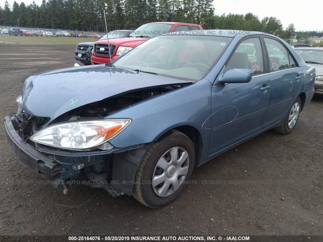 4T1BE32K82U626705 - 2002 TOYOTA CAMRY LE/XLE/SE Light Blue photo 2