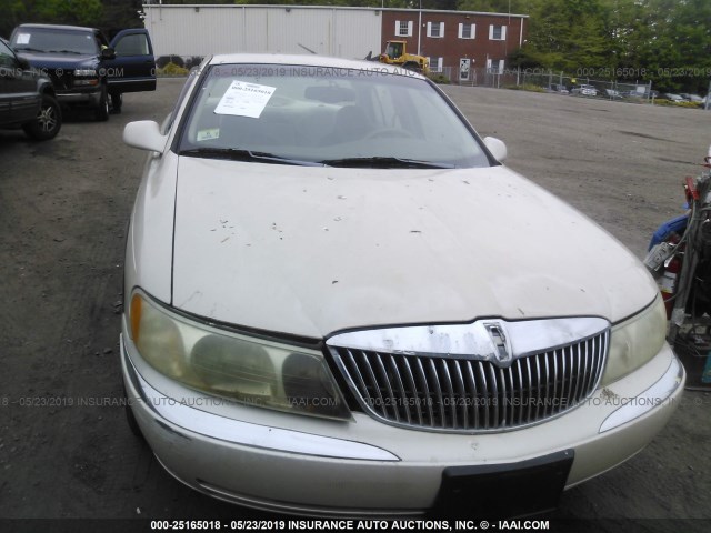 1LNHM97V01Y695737 - 2001 LINCOLN CONTINENTAL  CREAM photo 6