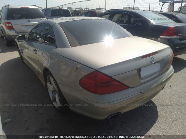 WDBSK75F43F008630 - 2003 MERCEDES-BENZ SL 500R SILVER photo 3