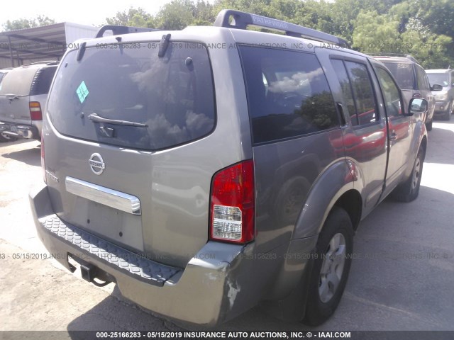 5N1AR18UX5C771414 - 2005 NISSAN PATHFINDER LE/SE/XE SILVER photo 4