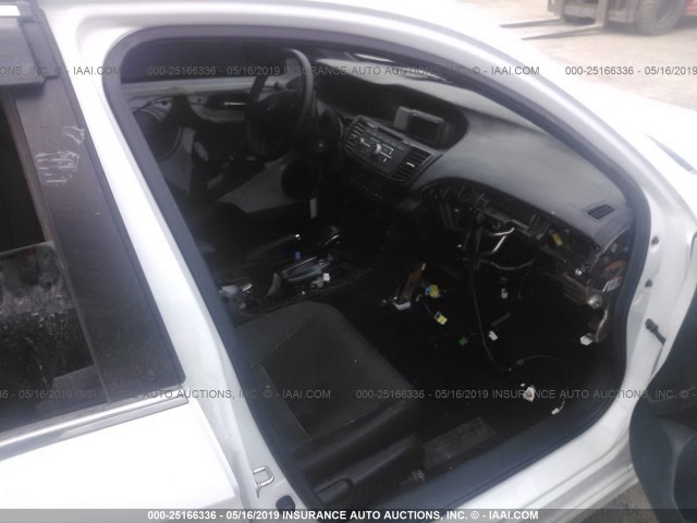 1HGCR2F14HA131633 - 2017 HONDA ACCORD WHITE photo 5