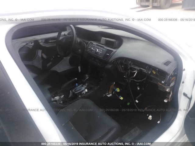 1HGCR2F14HA131633 - 2017 HONDA ACCORD WHITE photo 6