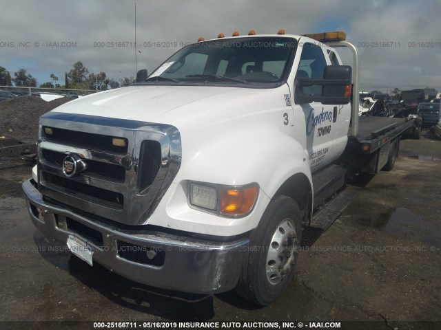 3FRWX6FC3BV401727 - 2011 FORD F650 SUPER DUTY WHITE photo 2