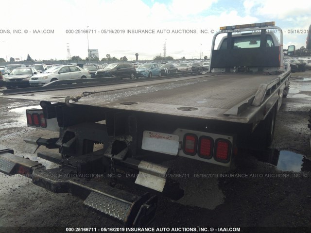 3FRWX6FC3BV401727 - 2011 FORD F650 SUPER DUTY WHITE photo 4