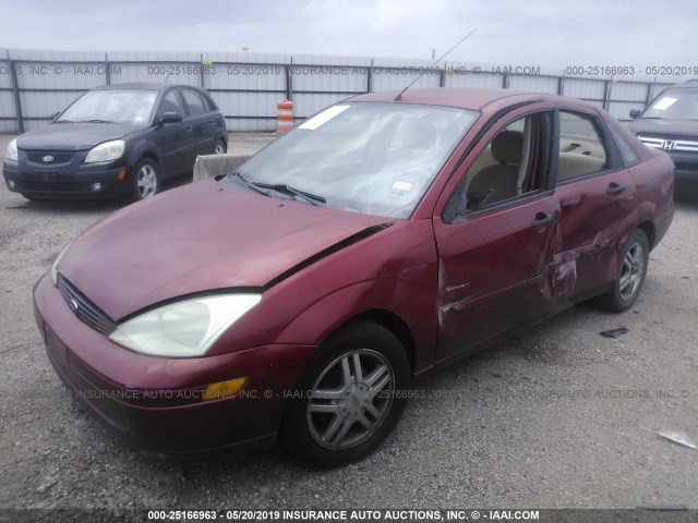 1FAFP343XYW149428 - 2000 FORD FOCUS SE/SE SPORT RED photo 2