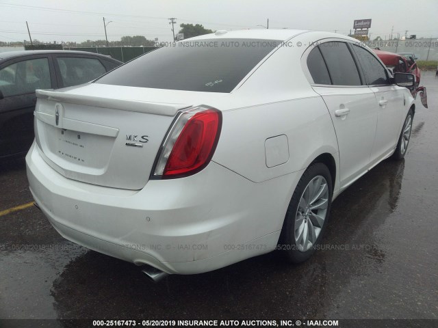 1LNHL9FT3AG609474 - 2010 LINCOLN MKS WHITE photo 4