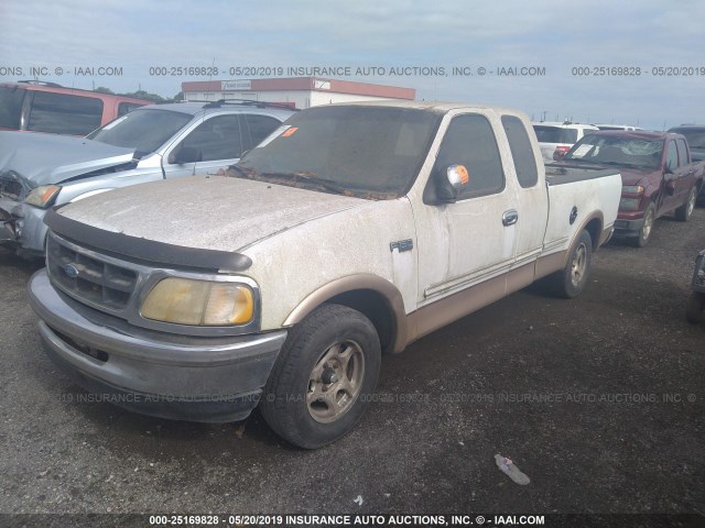 1FTDX176XVNA76364 - 1997 FORD F150 WHITE photo 2