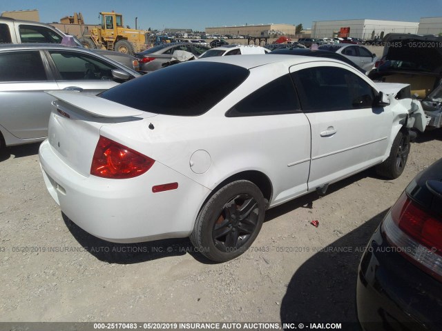 1G2AL18F887142663 - 2008 PONTIAC G5 WHITE photo 4