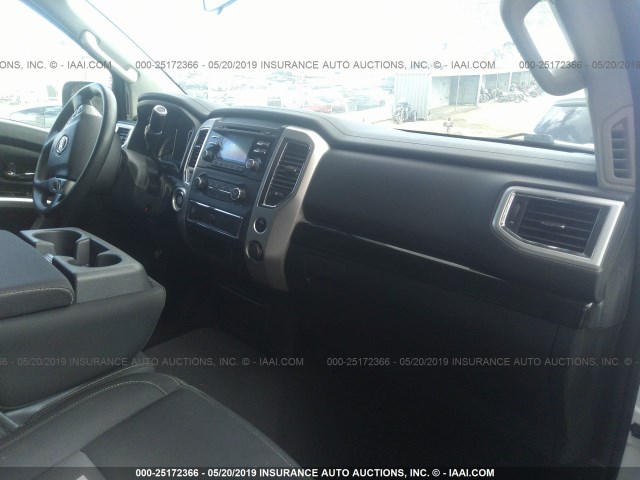 1N6AA1EK2HN549308 - 2017 NISSAN TITAN S WHITE photo 5