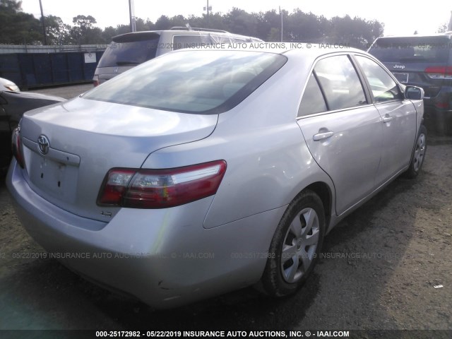 4T4BE46K88R032937 - 2008 TOYOTA CAMRY CE/LE/XLE/SE GRAY photo 4