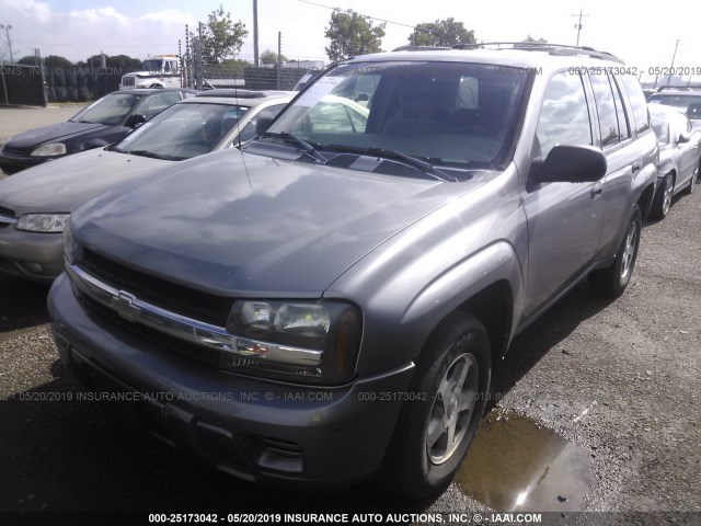 1GNDT13S352347868 - 2005 CHEVROLET TRAILBLAZER LS/LT TAN photo 2