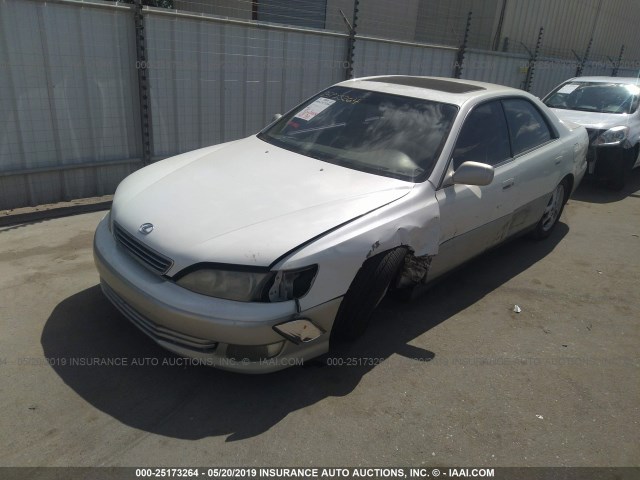 JT8BF28G810310062 - 2001 LEXUS ES 300 WHITE photo 2