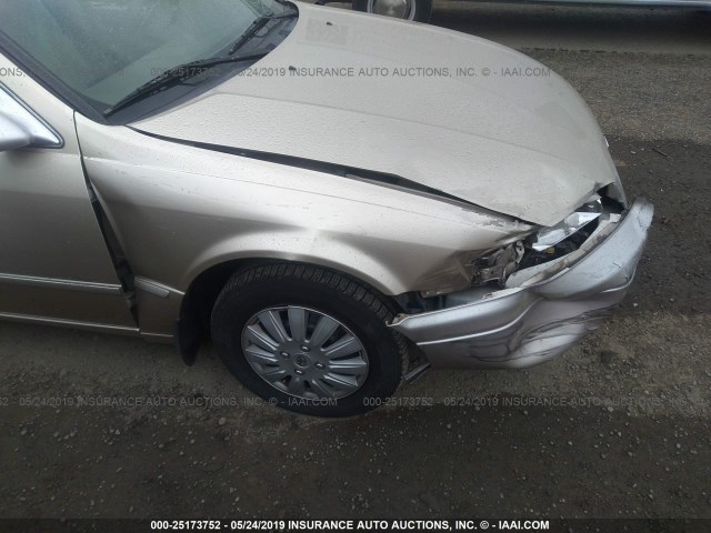 JT2BG22K8X0356150 - 1999 TOYOTA CAMRY LE/XLE BEIGE photo 6