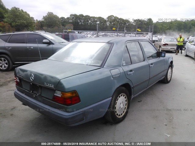 WDBEB33D3HA359363 - 1987 MERCEDES-BENZ 300 DT GREEN photo 4