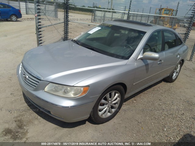 KMHFC46F56A079975 - 2006 HYUNDAI AZERA SE/LIMITED SILVER photo 2