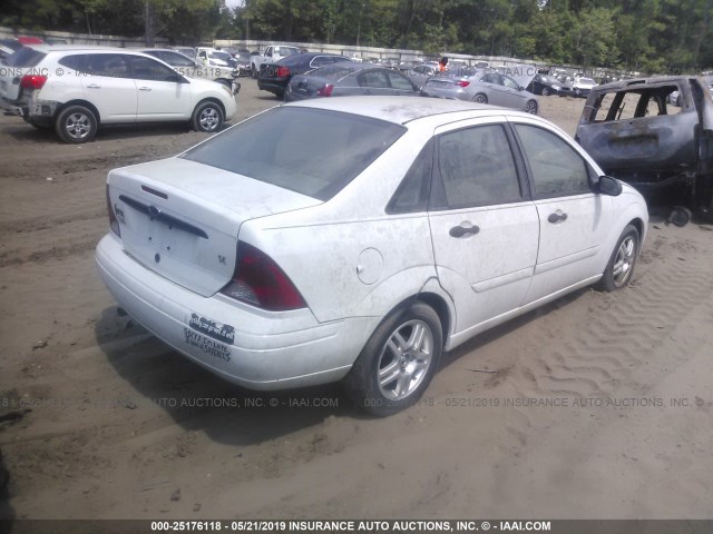 1FAFP34P43W313896 - 2003 FORD FOCUS SE/SE COMFORT/SE SPORT WHITE photo 4