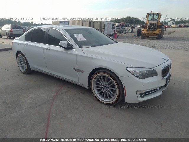 WBAYA8C56DC996606 - 2013 BMW 750 WHITE photo 1