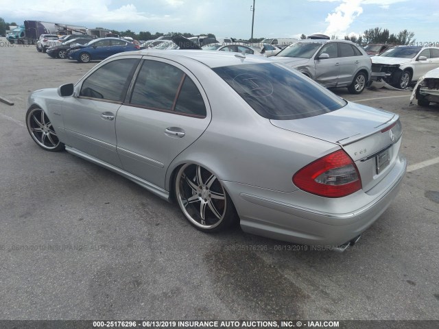 WDBUF77X17B002140 - 2007 MERCEDES-BENZ E SILVER photo 3