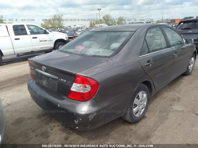 JTDBE32K820074358 - 2002 TOYOTA CAMRY LE/XLE/SE GRAY photo 6