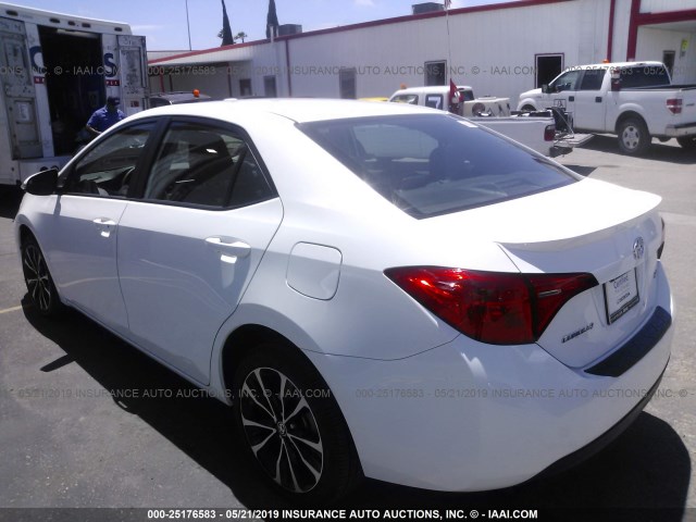 5YFBURHE9JP748786 - 2018 TOYOTA COROLLA L/LE/XLE/SE/XSE WHITE photo 3