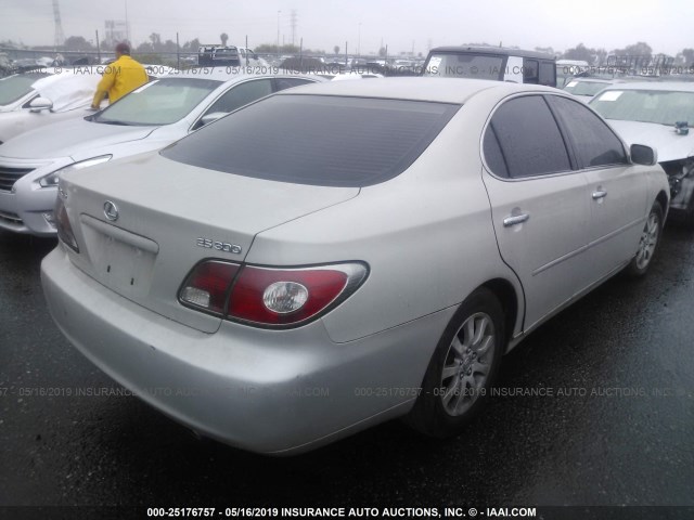 JTHBF30G920077019 - 2002 LEXUS ES 300 SILVER photo 4