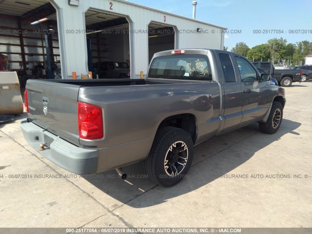 1D7HE22K55S273189 - 2005 DODGE DAKOTA GRAY photo 4