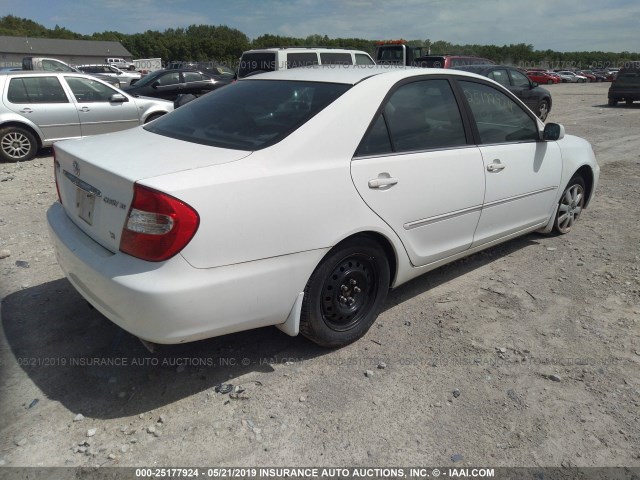 4T1BF30KX2U010780 - 2002 TOYOTA CAMRY LE/XLE/SE WHITE photo 4