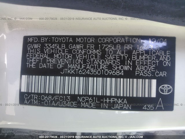 JTKKT624350109684 - 2005 TOYOTA SCION XA WHITE photo 9