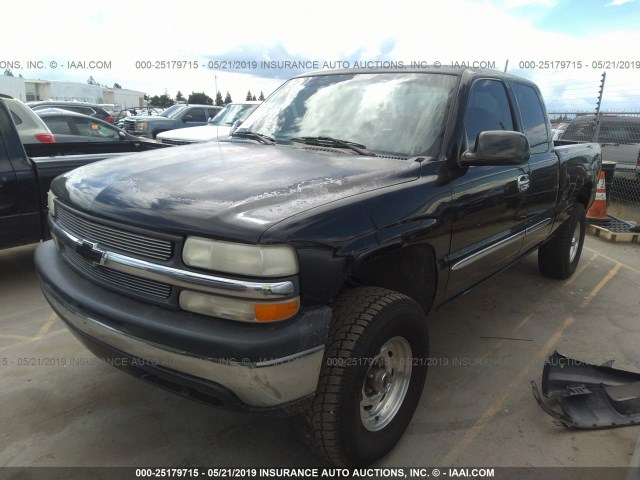 2GCEC19T0Y1338885 - 2000 CHEVROLET SILVERADO C1500 BLACK photo 2