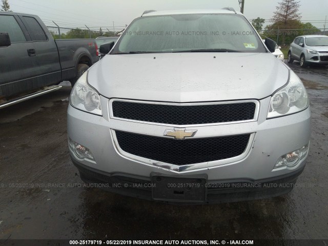 1GNKRFED4BJ136567 - 2011 CHEVROLET TRAVERSE LS SILVER photo 6