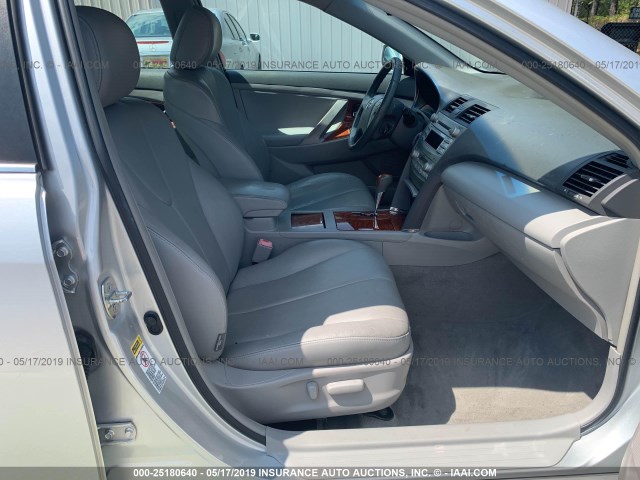 4T1BB3EK2AU112884 - 2010 TOYOTA CAMRY HYBRID SILVER photo 5