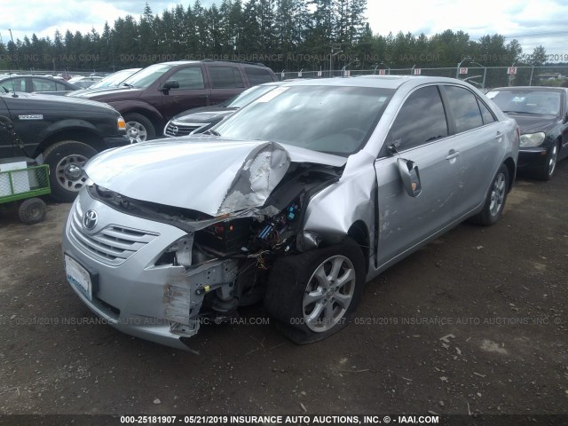 JTNBK46K773026912 - 2007 TOYOTA CAMRY LE/XLE/SE SILVER photo 2