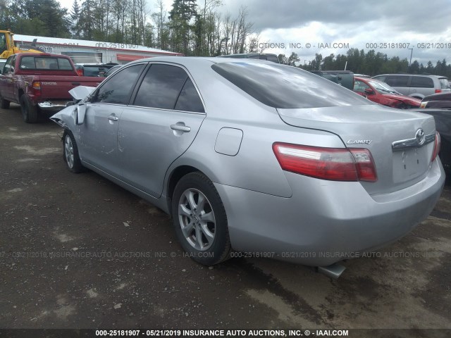 JTNBK46K773026912 - 2007 TOYOTA CAMRY LE/XLE/SE SILVER photo 3