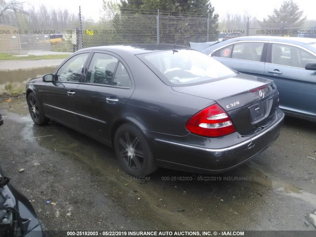 WDBUF65J43X111018 - 2003 MERCEDES-BENZ E 320 GRAY photo 3