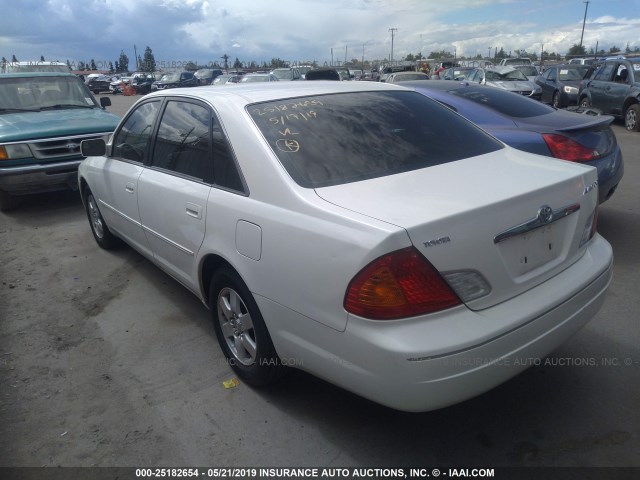 4T1BF28B6YU076976 - 2000 TOYOTA AVALON XL/XLS WHITE photo 3