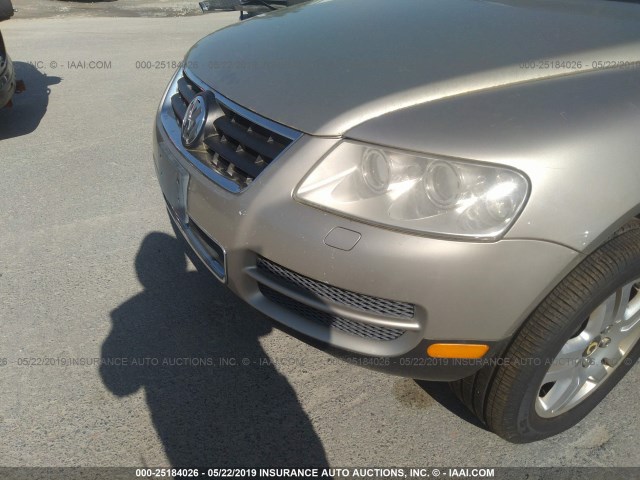 WVGCM67L64D005153 - 2004 VOLKSWAGEN TOUAREG 4.2 GRAY photo 6