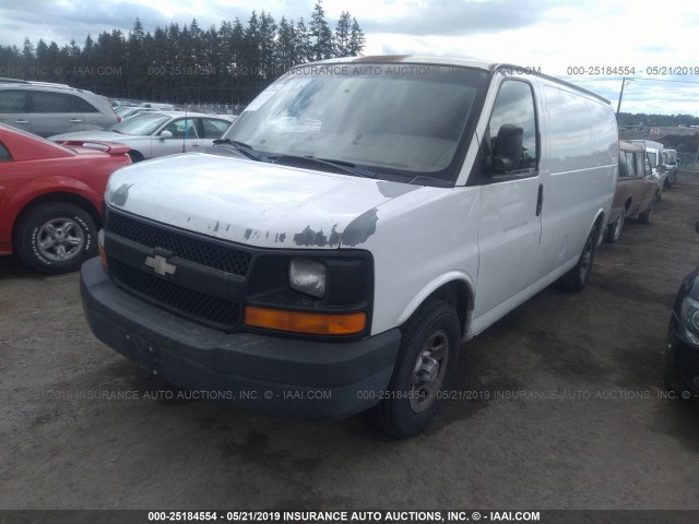 1GCEG15X131205158 - 2003 CHEVROLET EXPRESS G1500  WHITE photo 2