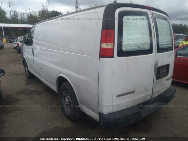 1GCEG15X131205158 - 2003 CHEVROLET EXPRESS G1500  WHITE photo 3