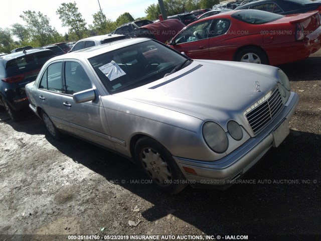 WDBJF65F6WA694908 - 1998 MERCEDES-BENZ E 320 SILVER photo 1