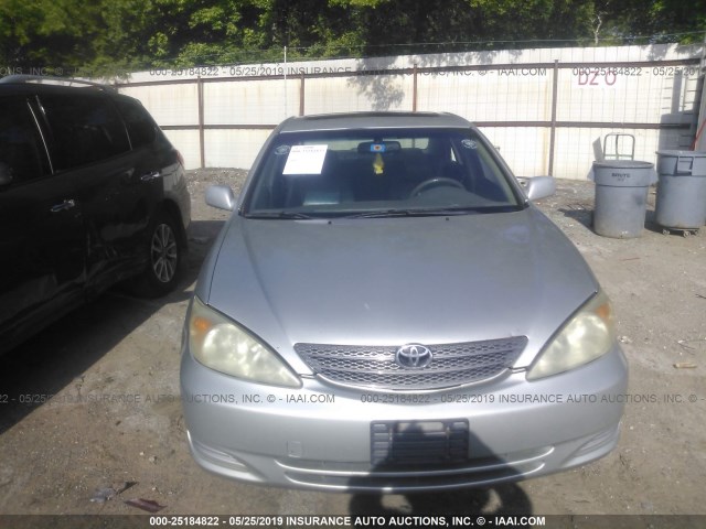 JTDBF30K520018538 - 2002 TOYOTA CAMRY LE/XLE/SE SILVER photo 6