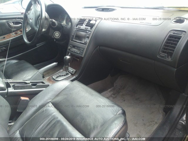 JN1DA31A12T309584 - 2002 NISSAN MAXIMA GLE/SE GRAY photo 5