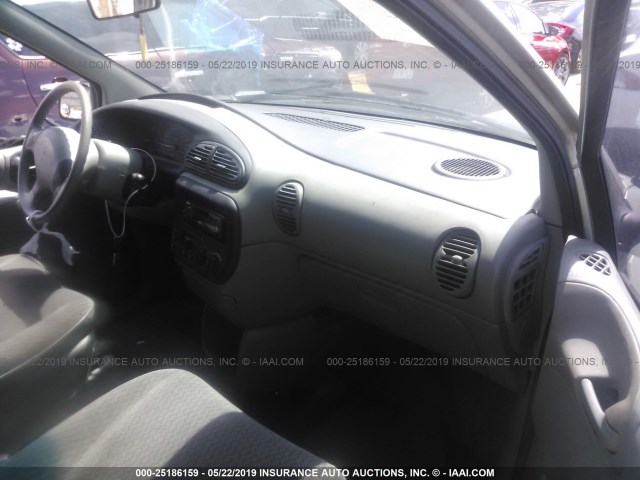 2P4FP25B8XR399862 - 1999 PLYMOUTH VOYAGER GRAY photo 5