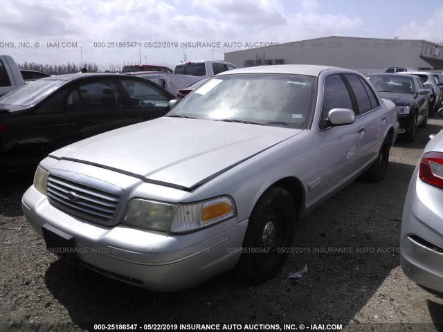 2FAFP71W92X130824 - 2002 FORD CROWN VICTORIA POLICE INTERCEPTOR SILVER photo 2