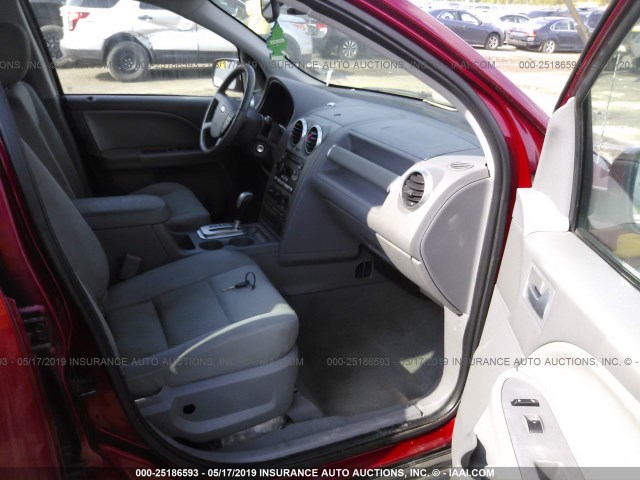 1FMZK05125GA53960 - 2005 FORD FREESTYLE SEL RED photo 5