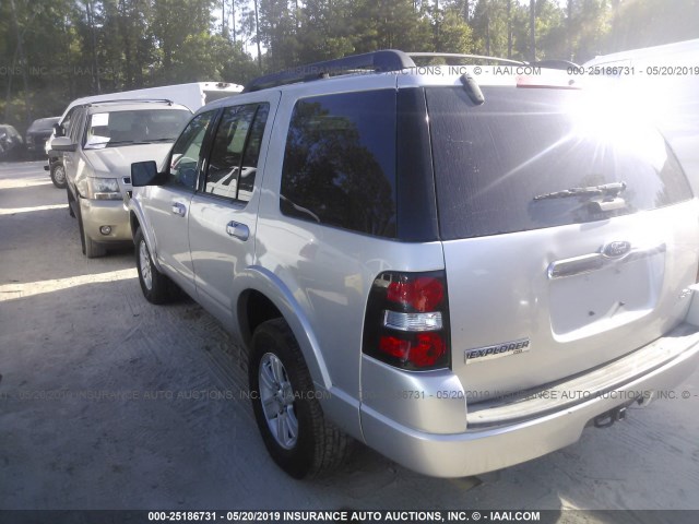 1FMEU7DE3AUA86094 - 2010 FORD EXPLORER XLT SILVER photo 3