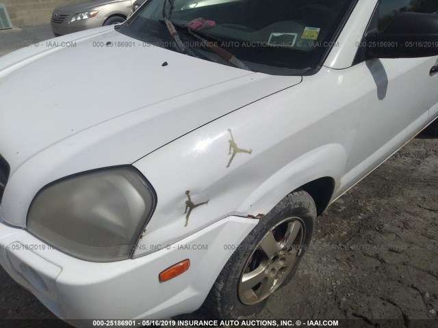 KM8JM12BX5U110885 - 2005 HYUNDAI TUCSON GL WHITE photo 6